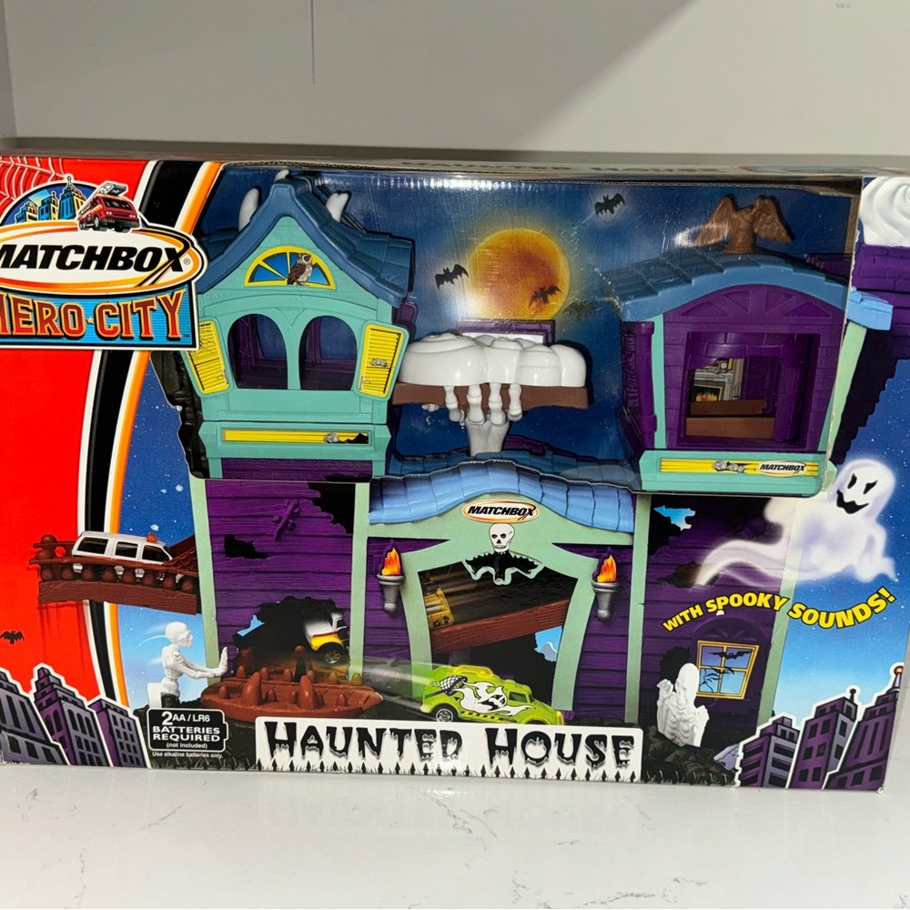 Matchbox Hero City Haunted House Playset